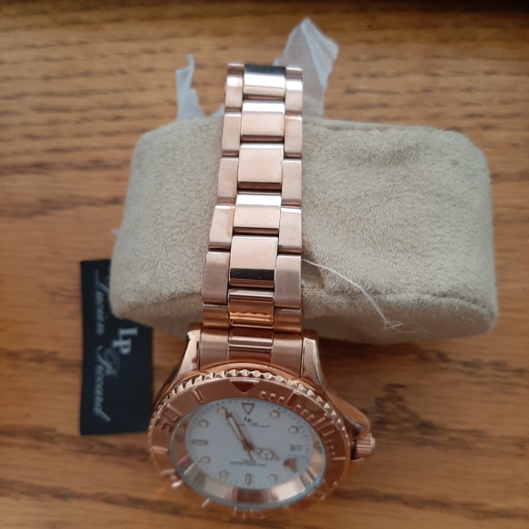 Ladies watch - Picture 3 of 9